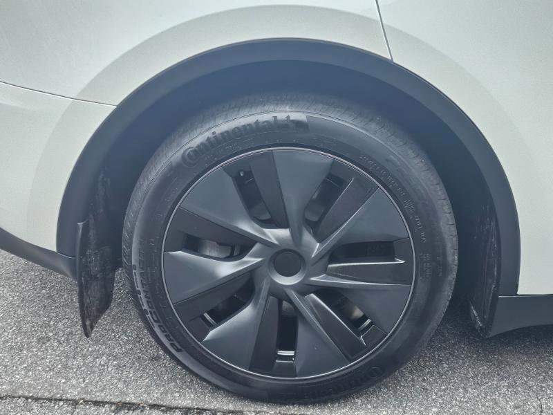 Used 2024 Tesla Model Y Long Range image 15