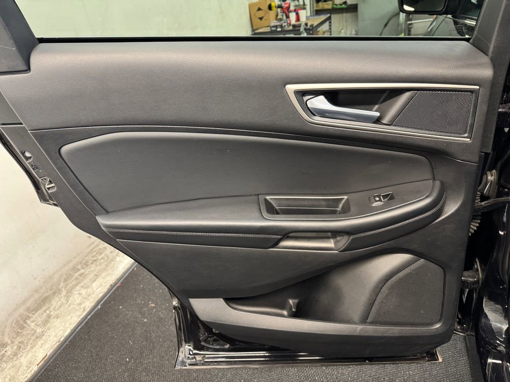 Used 2024 Ford Edge SEL image 16