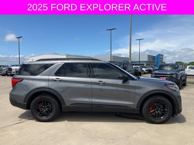 Used 2025 Ford Explorer Active RWD image 8