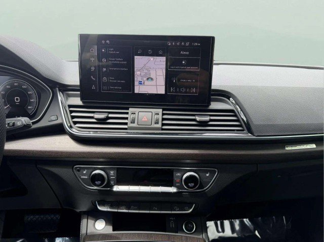 Certified 2025 Audi Q5 e Premium Plus w/ Premium Plus Package AWD/4WD image 14