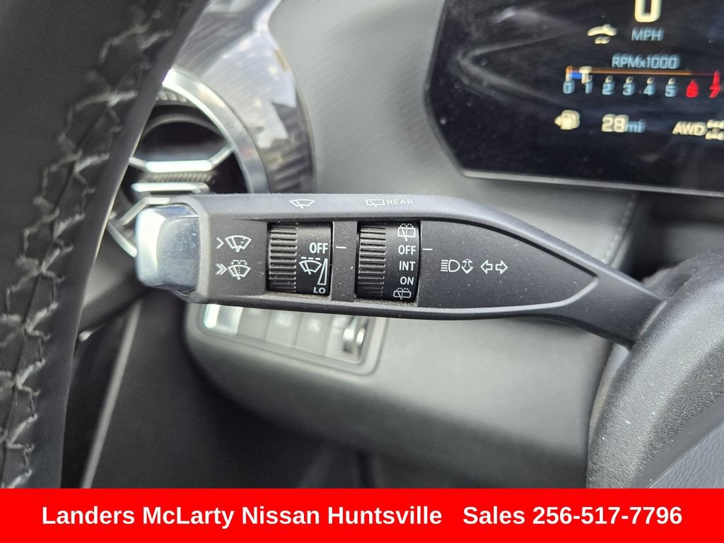 Used 2025 Chevrolet Equinox LT AWD/4WD image 25