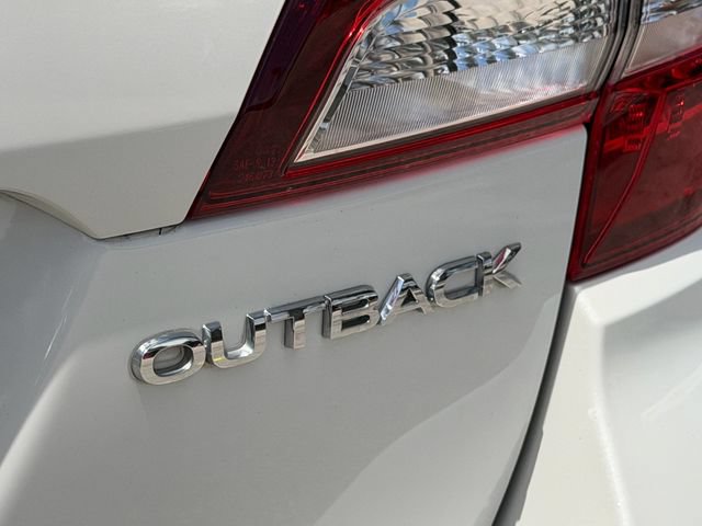 Used 2018 Subaru Outback 2.5i Limited AWD/4WD image 9