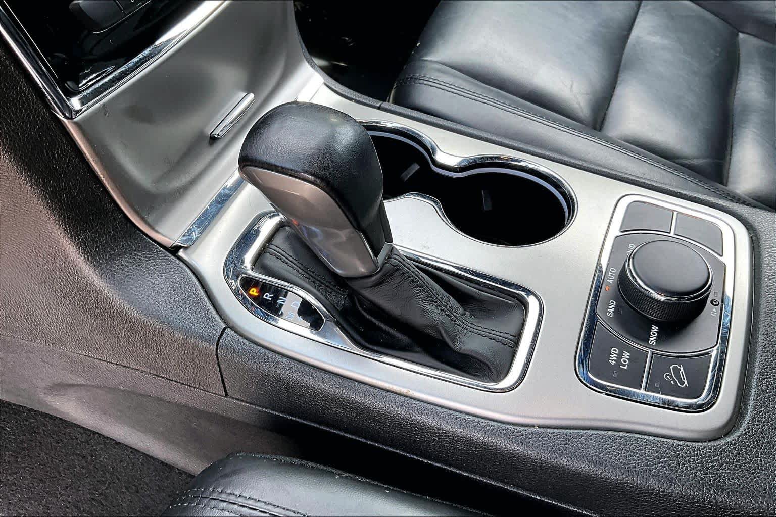 Used 2019 Jeep Grand Cherokee Limited AWD/4WD image 17
