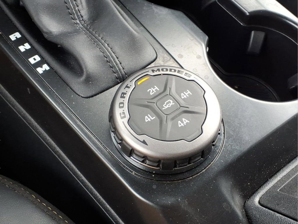 Used 2025 Ford Bronco Badlands AWD/4WD image 11