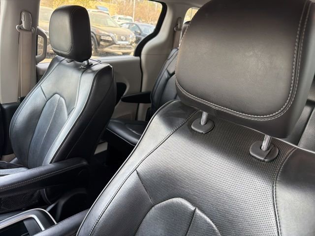 Used 2020 Chrysler Pacifica Limited image 15