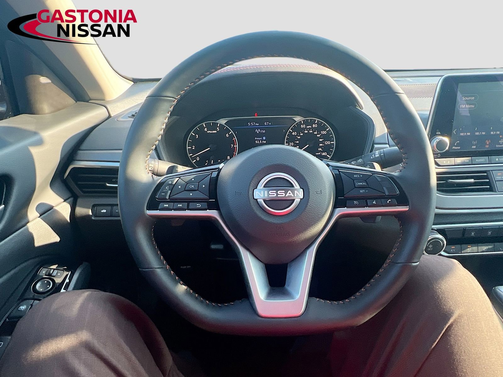 Used 2025 Nissan Altima 2.5 SR FWD image 14