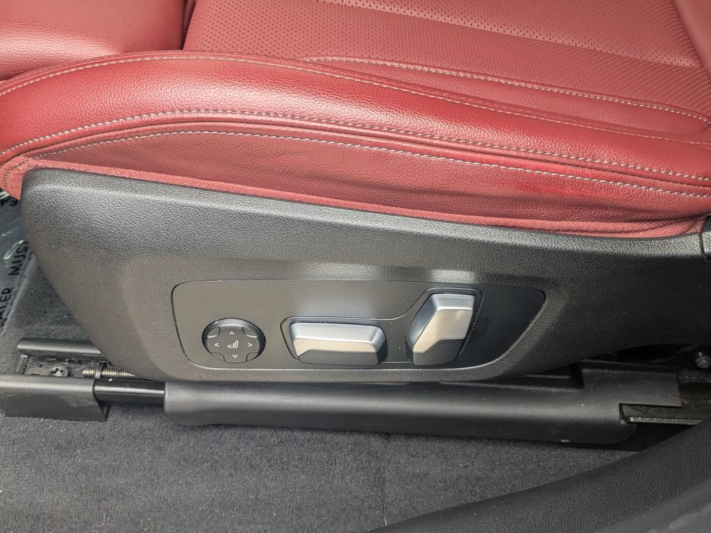 Used 2023 BMW X4 xDrive30i w/ M Sport Package AWD/4WD image 9