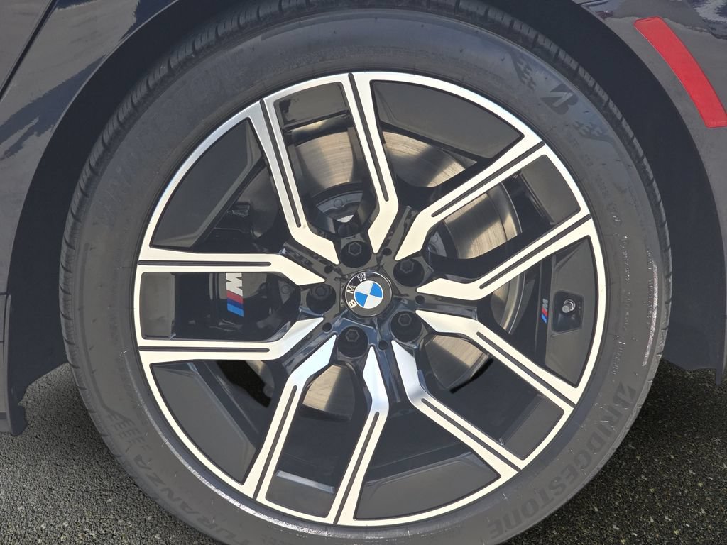 Used 2025 BMW i7 eDrive50 w/ M Sport Package RWD image 38