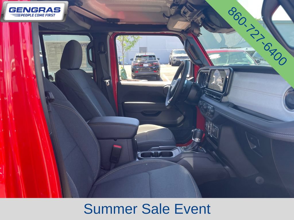 Used 2025 Jeep Wrangler Unlimited Sahara AWD/4WD image 16