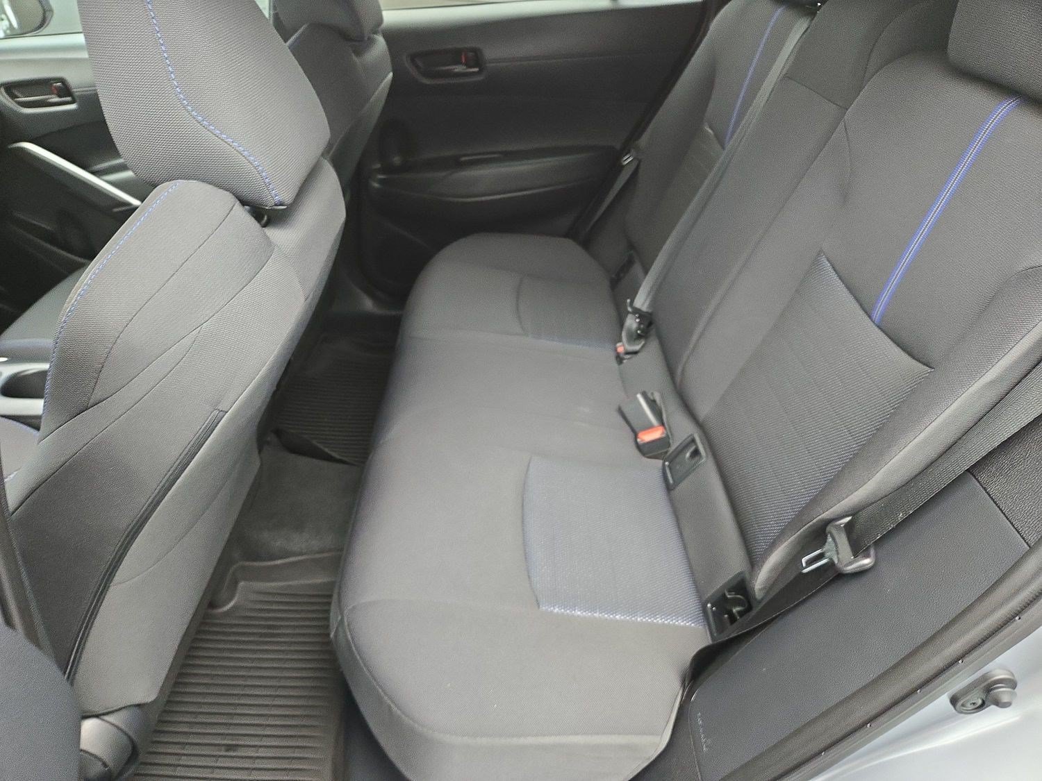 Certified 2024 Toyota Corolla Cross AWD Hybrid w/ Moonroof Package image 17