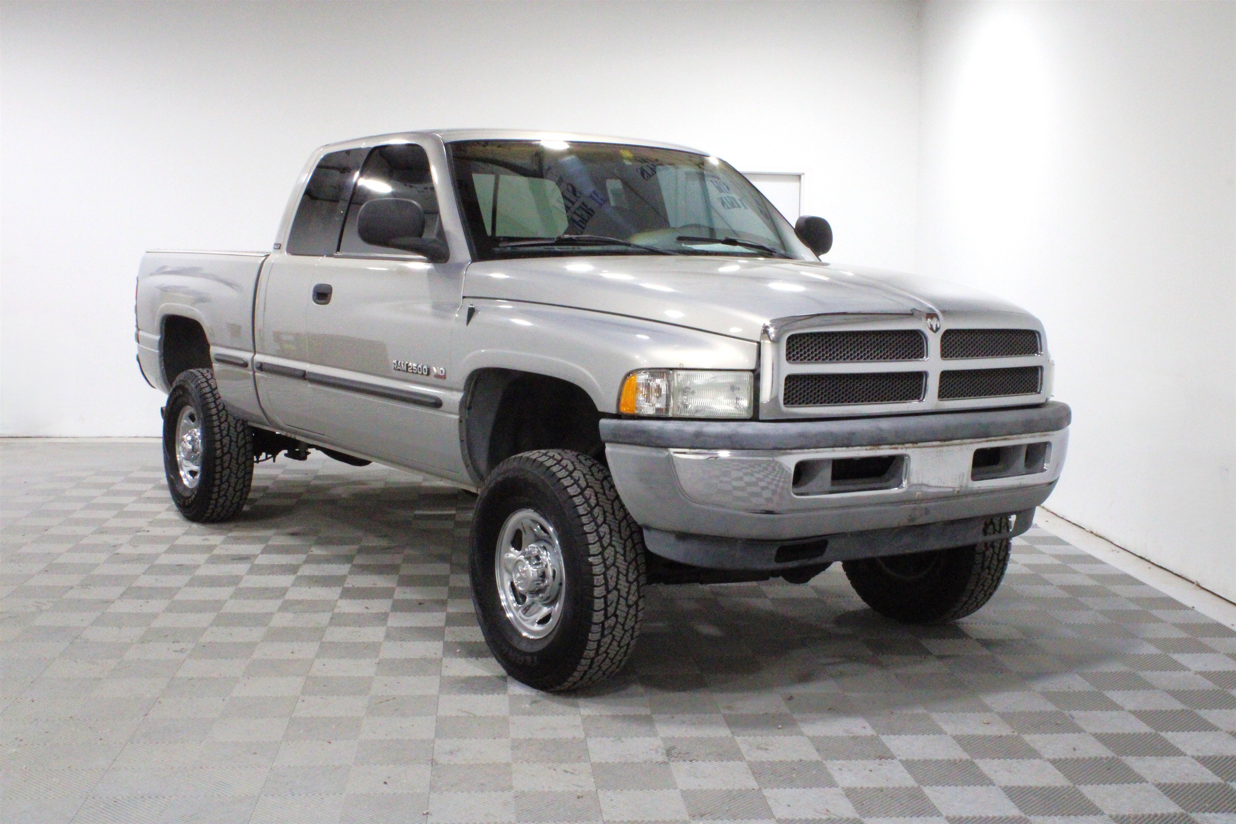 Used 1998 Dodge Ram 2500 Truck 4x4 Quad Cab image 1
