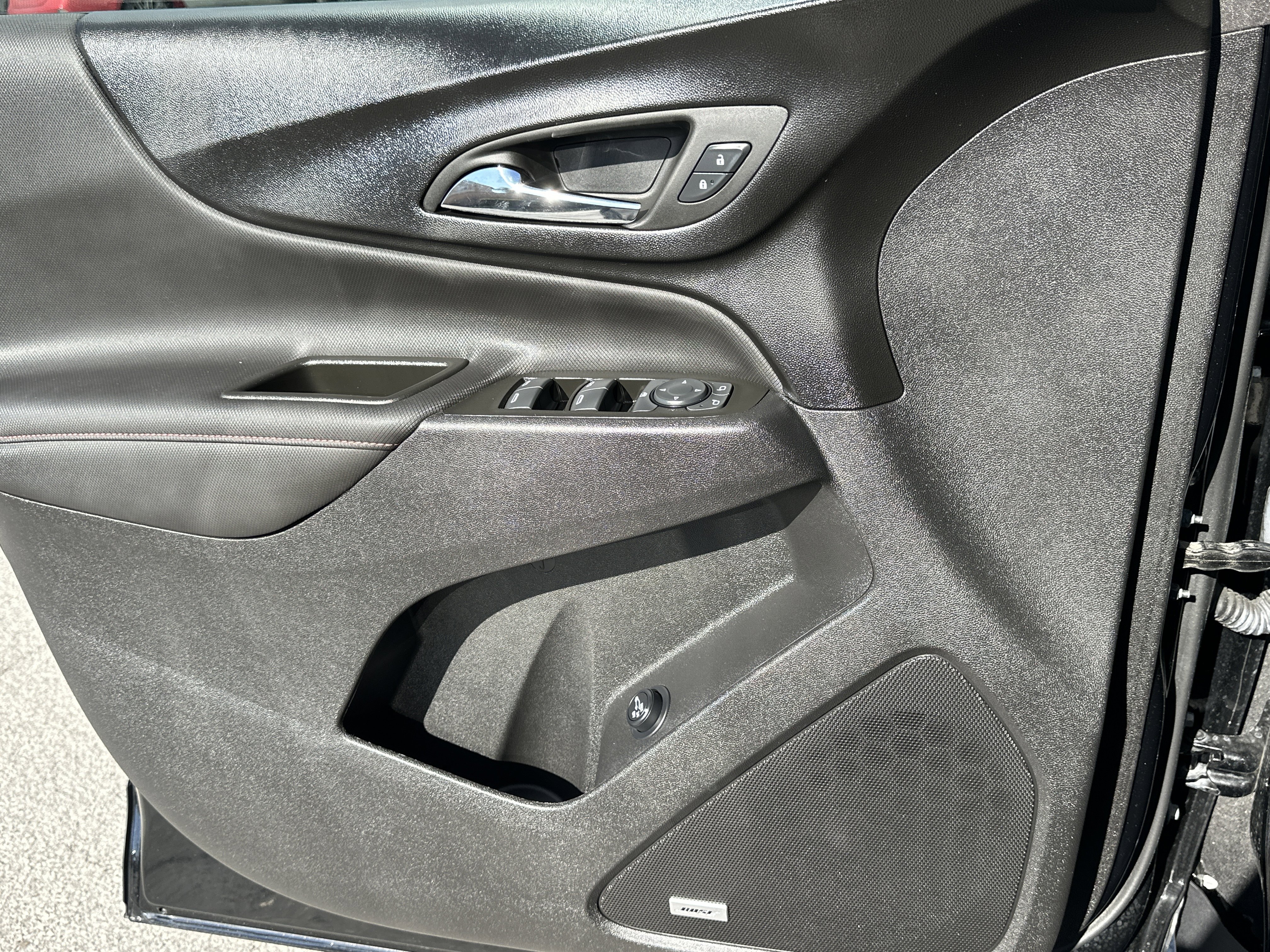 Used 2024 Chevrolet Equinox RS w/ RS Leather Package image 20