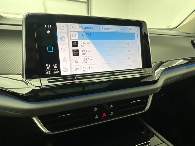 Used 2025 Volkswagen Atlas Peak Edition SE image 12