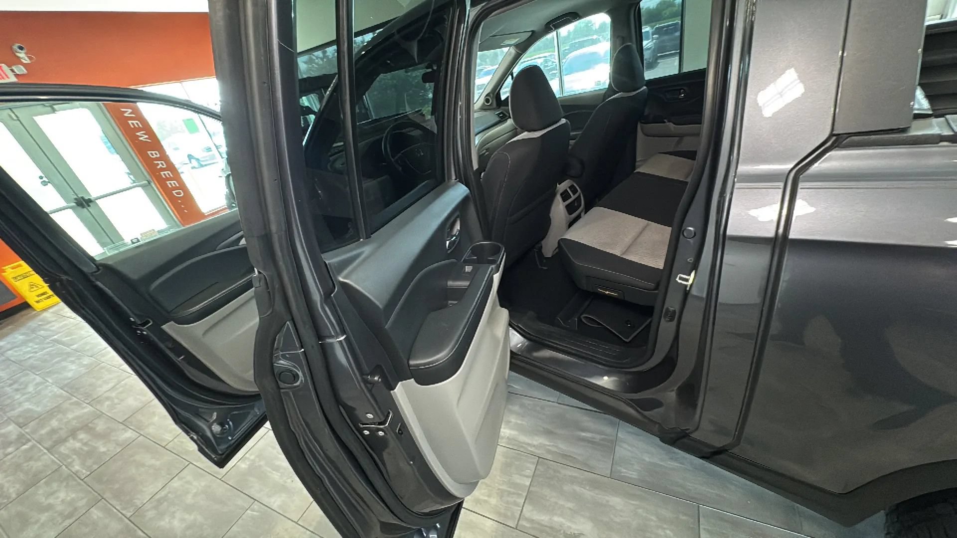Used 2017 Honda Ridgeline RTS image 32