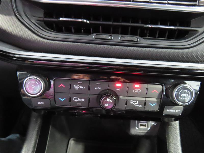 Used 2024 Jeep Compass Trailhawk AWD/4WD image 17