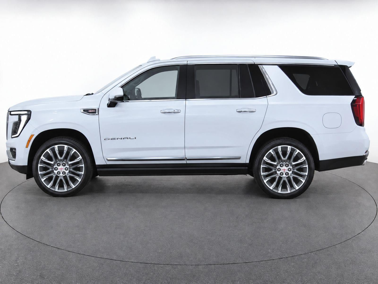 Used 2026 GMC Yukon Denali w/ Sun & Power Step Package AWD/4WD image 14
