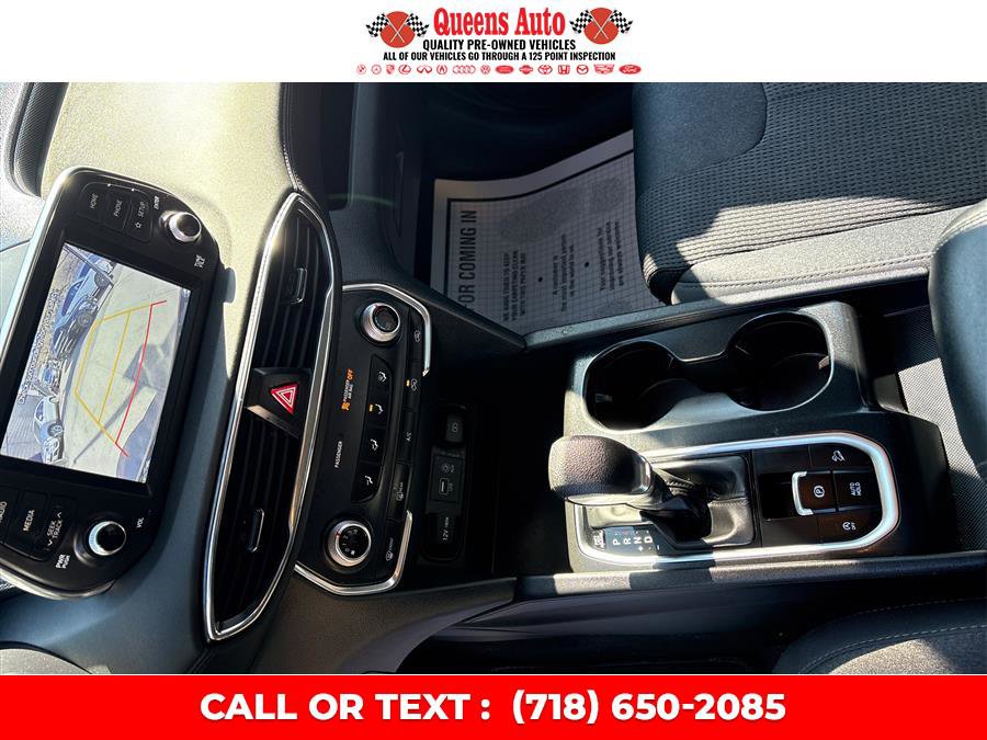 Used 2020 Hyundai Santa Fe SE image 16