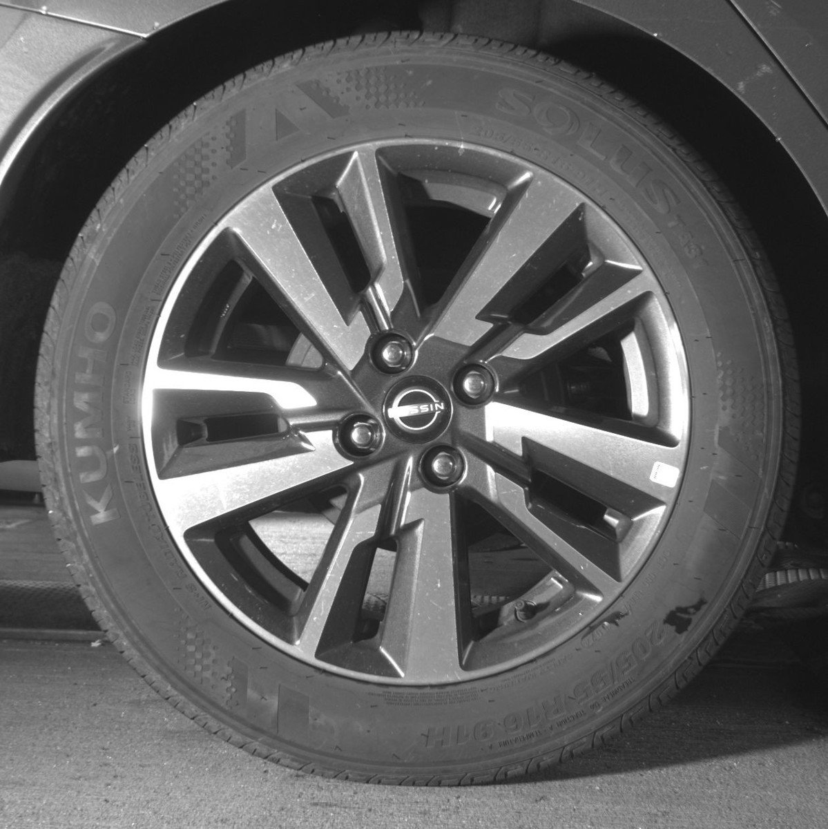 Used 2025 Nissan Versa SV image 15