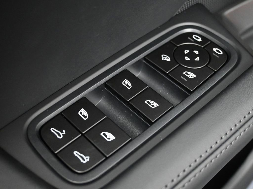 New 2026 Porsche Cayenne S image 19