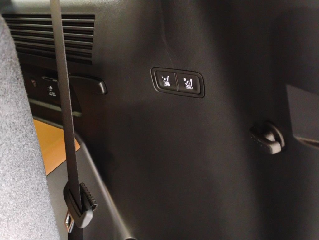 New 2026 Hyundai Santa Fe Limited image 13