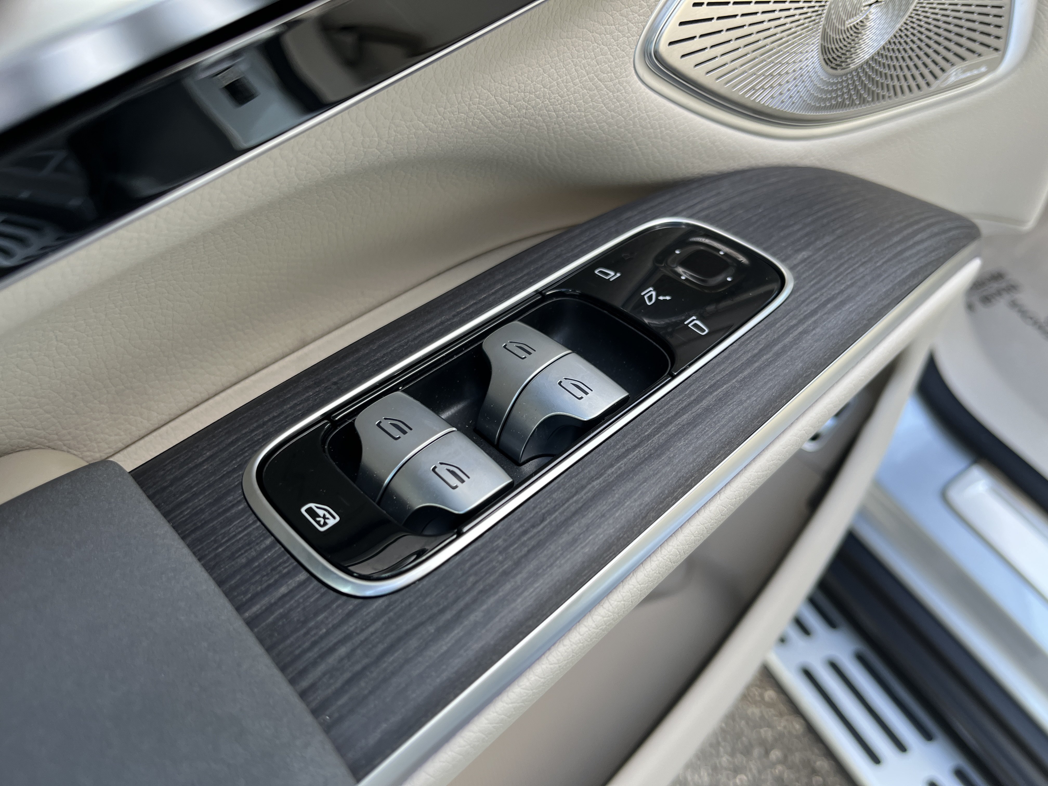 New 2027 Mercedes-Benz EQS 400 4MATIC SUV image 19