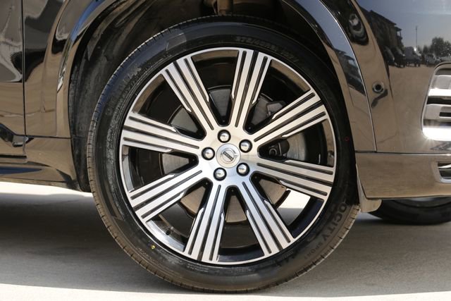 Used 2024 Volvo XC90 T8 Ultimate w/ Lounge Package image 2