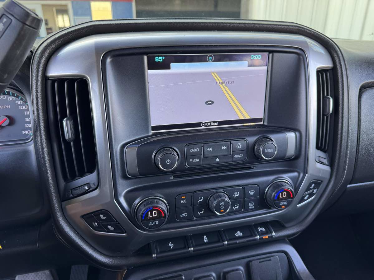 Used 2018 Chevrolet Silverado 1500 LTZ w/ Sport Package AWD/4WD image 26