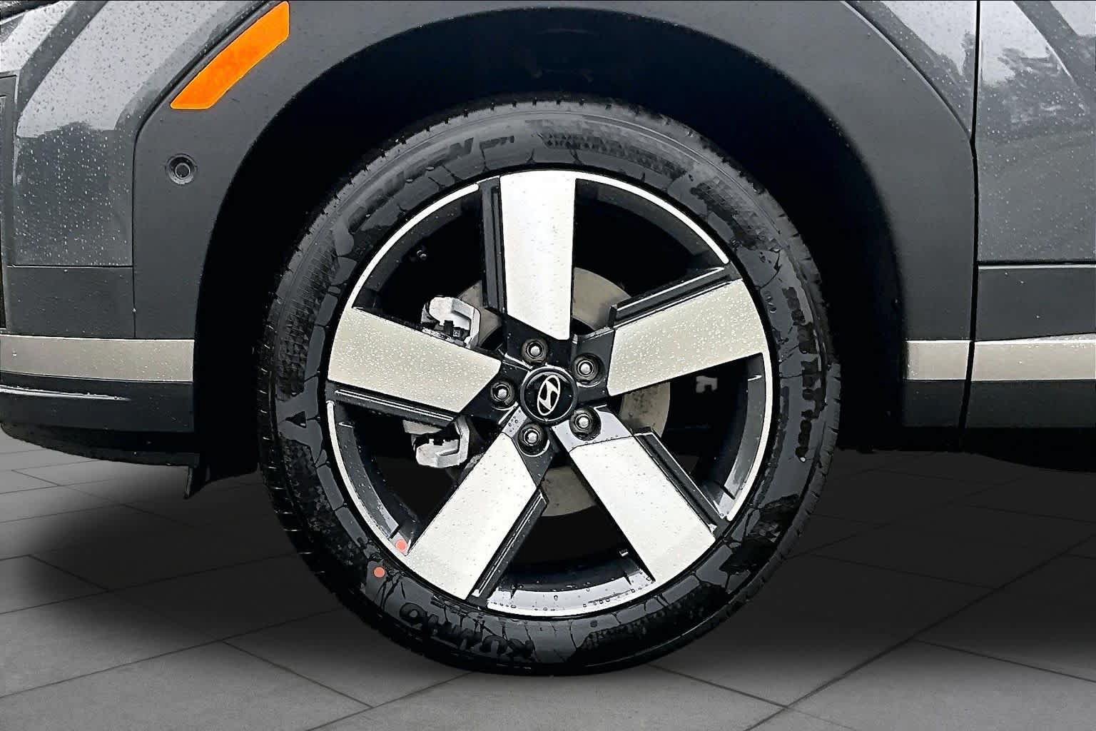 New 2027 Hyundai Santa Fe Limited w/ Tow & Go Package AWD/4WD image 9
