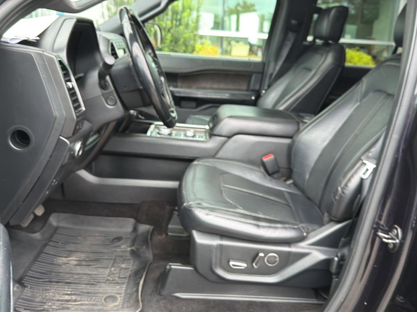 Used 2019 Ford Expedition Limited w/ Special Edition Package AWD/4WD image 10