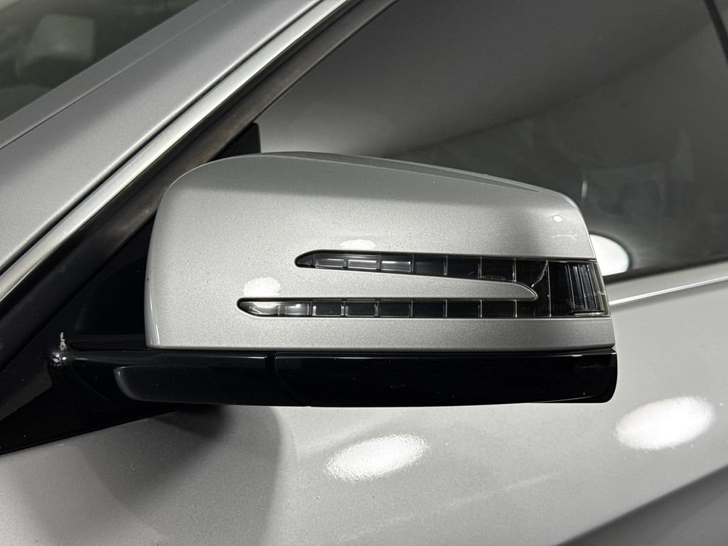 Used 2010 Mercedes-Benz E 550 Sedan image 18