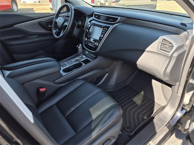 Used 2024 Nissan Murano SV w/ SV Midnight Edition Package image 11