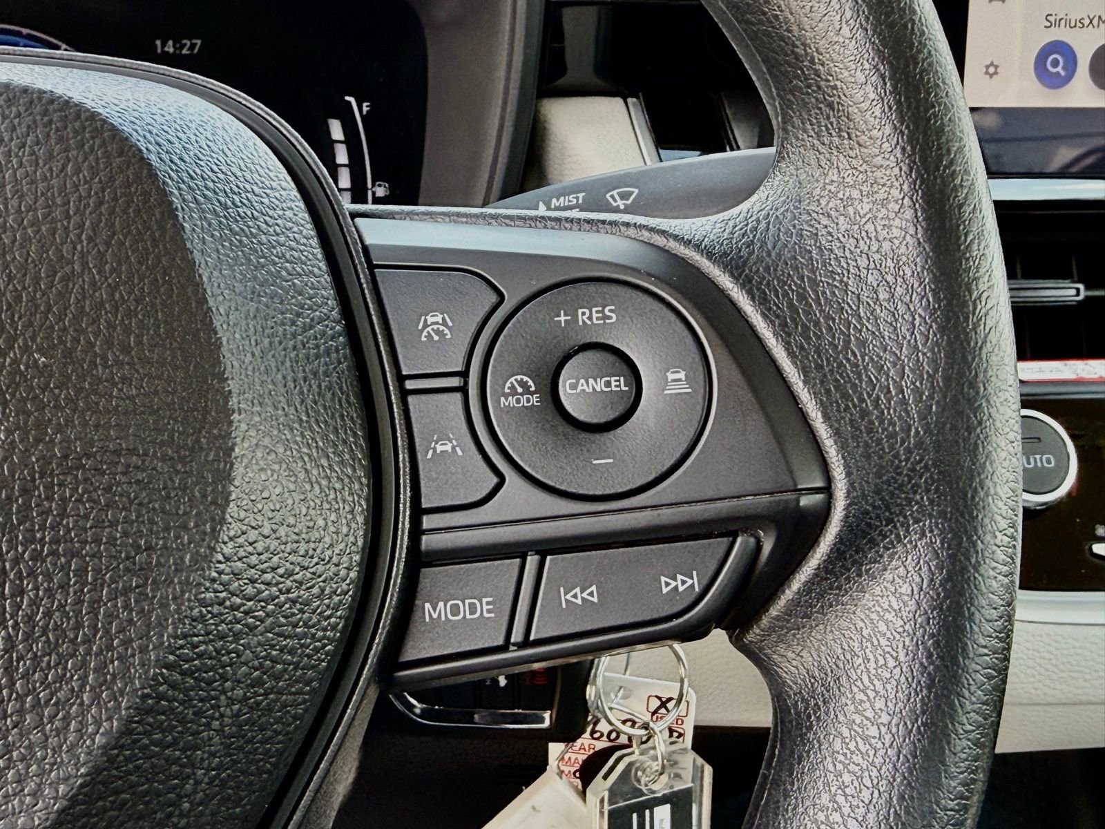 Used 2026 Toyota Corolla LE w/ Carpet Mat Package (TMS) image 29