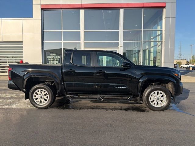 Used 2024 Toyota Tacoma SR5 AWD/4WD image 8