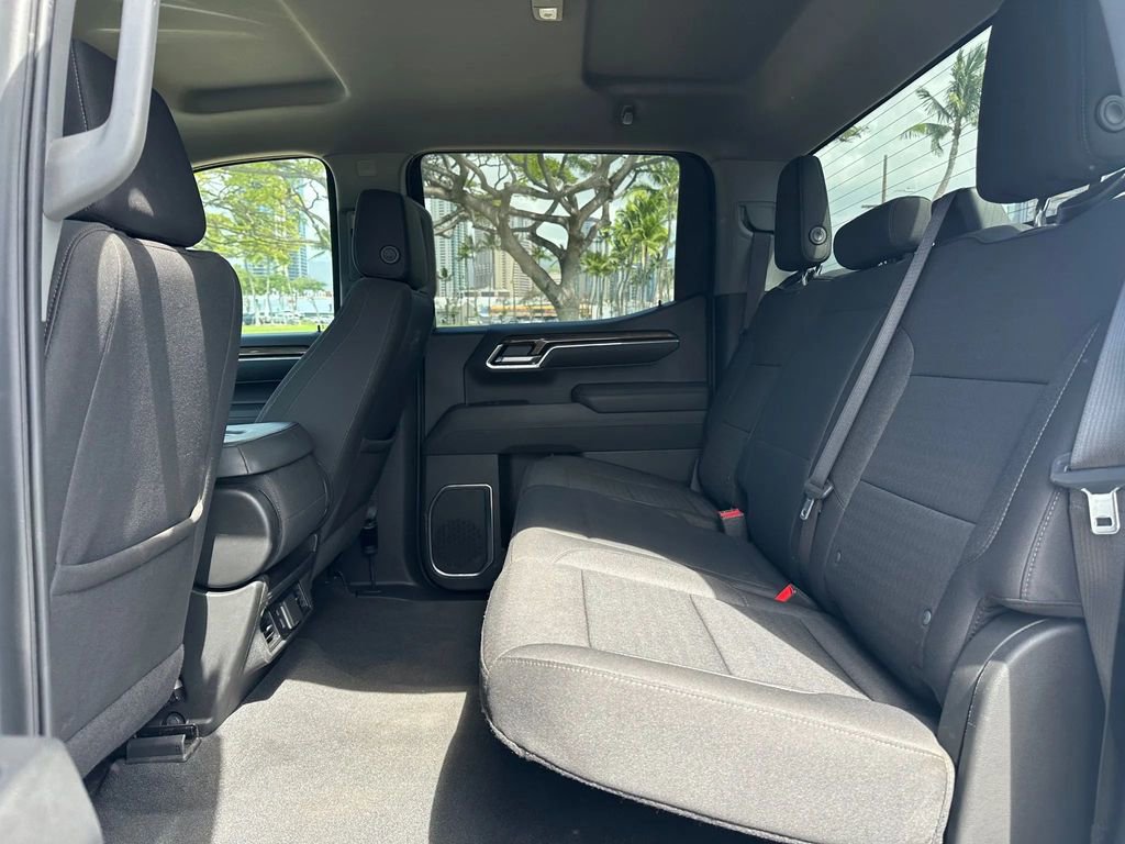 Used 2025 Chevrolet Silverado 1500 LT image 11