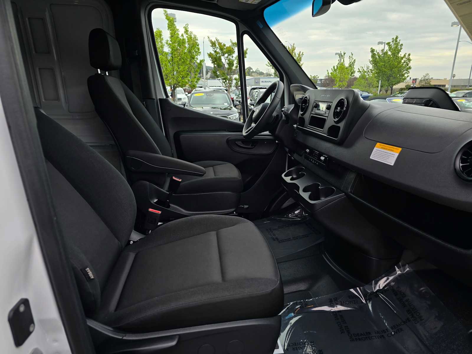 Used 2025 Mercedes-Benz Sprinter 2500 image 11