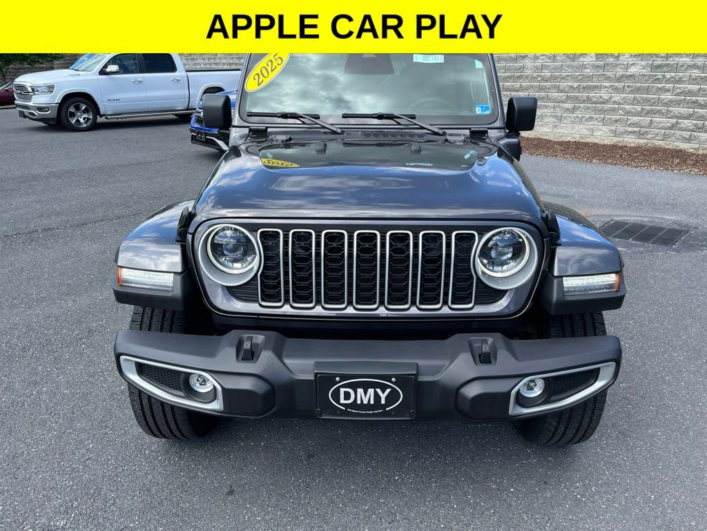 Used 2025 Jeep Wrangler Unlimited Sahara AWD/4WD image 4