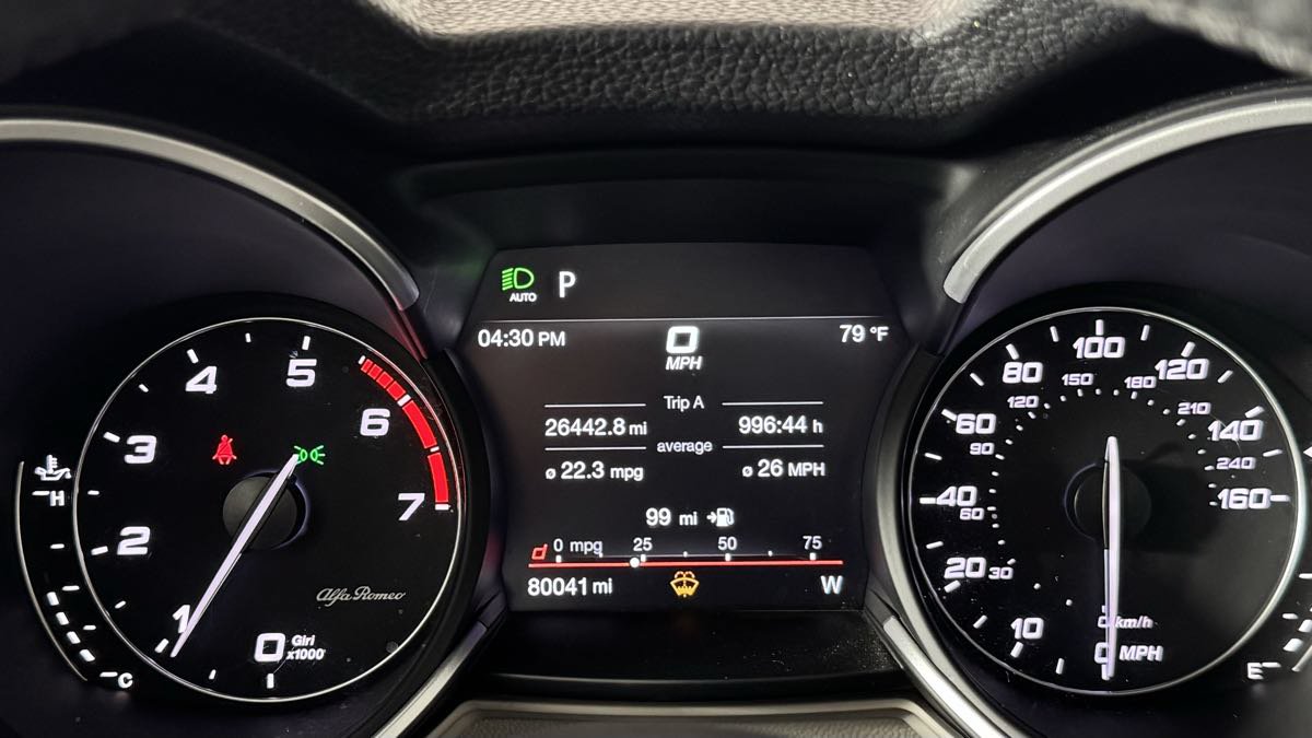 Used 2020 Alfa Romeo Stelvio Ti Sport w/ Quick Order Package 22S Sport AWD/4WD image 18