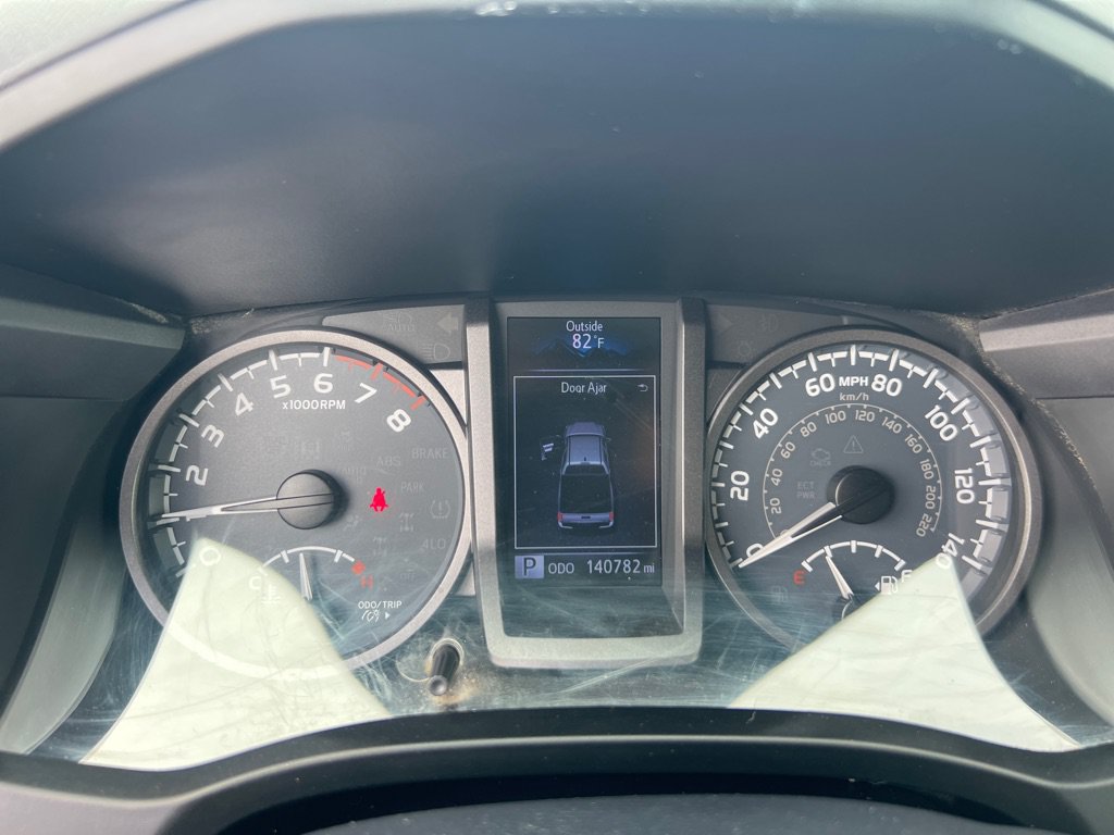 Used 2018 Toyota Tacoma TRD Sport AWD/4WD image 16