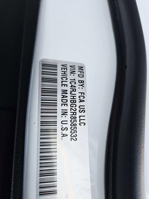 Used 2024 Jeep Grand Cherokee Limited w/ Black Appearance Package image 34