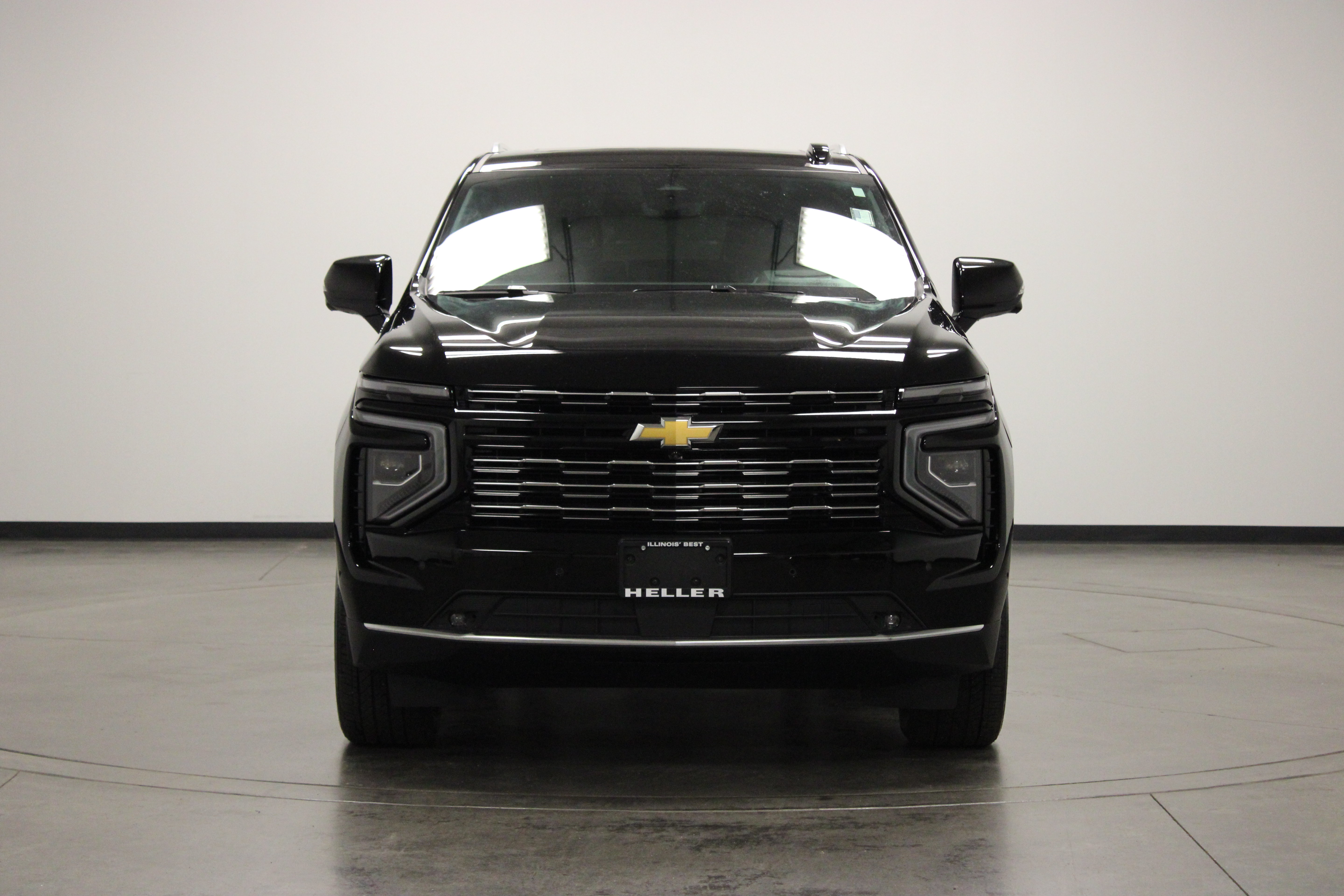 Used 2026 Chevrolet Suburban High Country w/ Sun And Tow Package AWD/4WD image 3