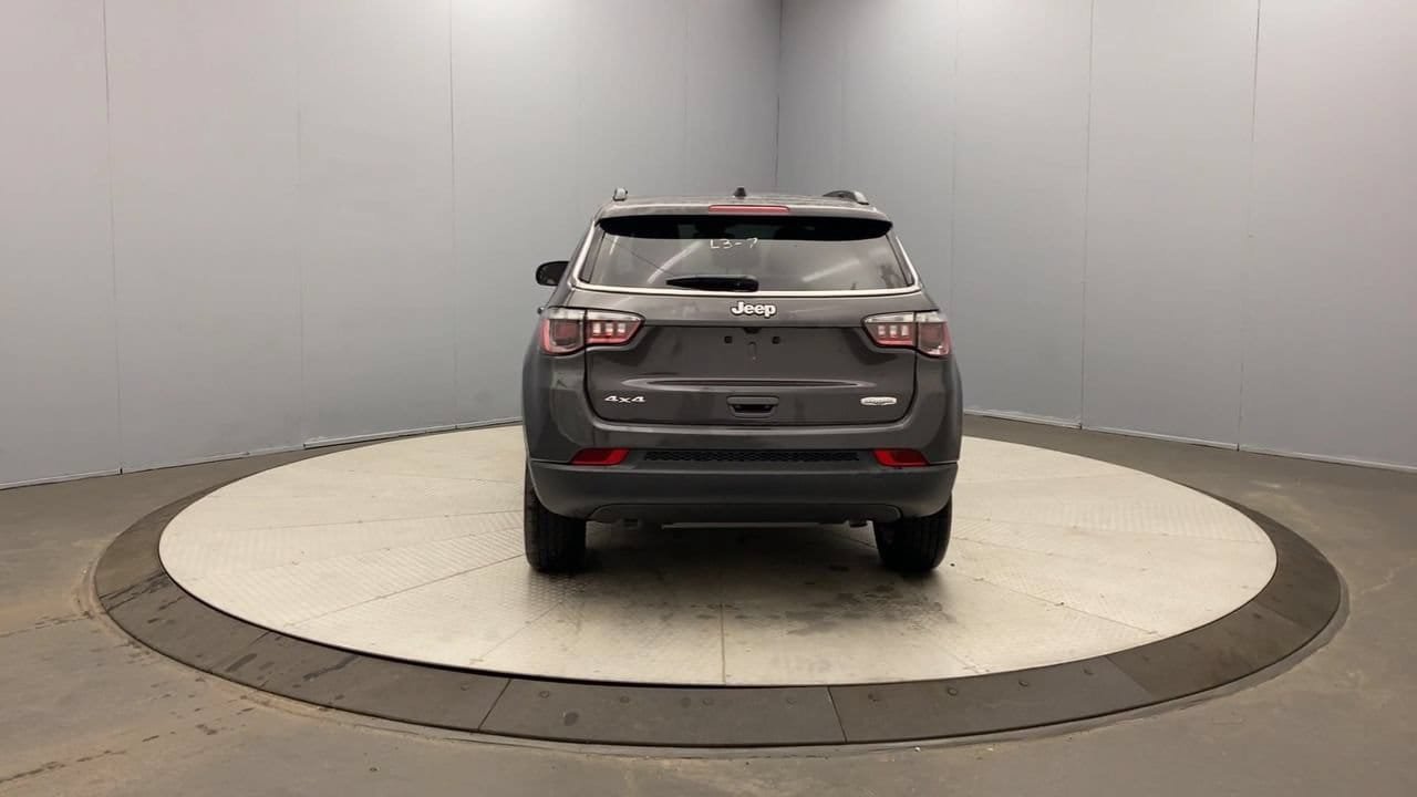 Used 2024 Jeep Compass Latitude AWD/4WD image 4