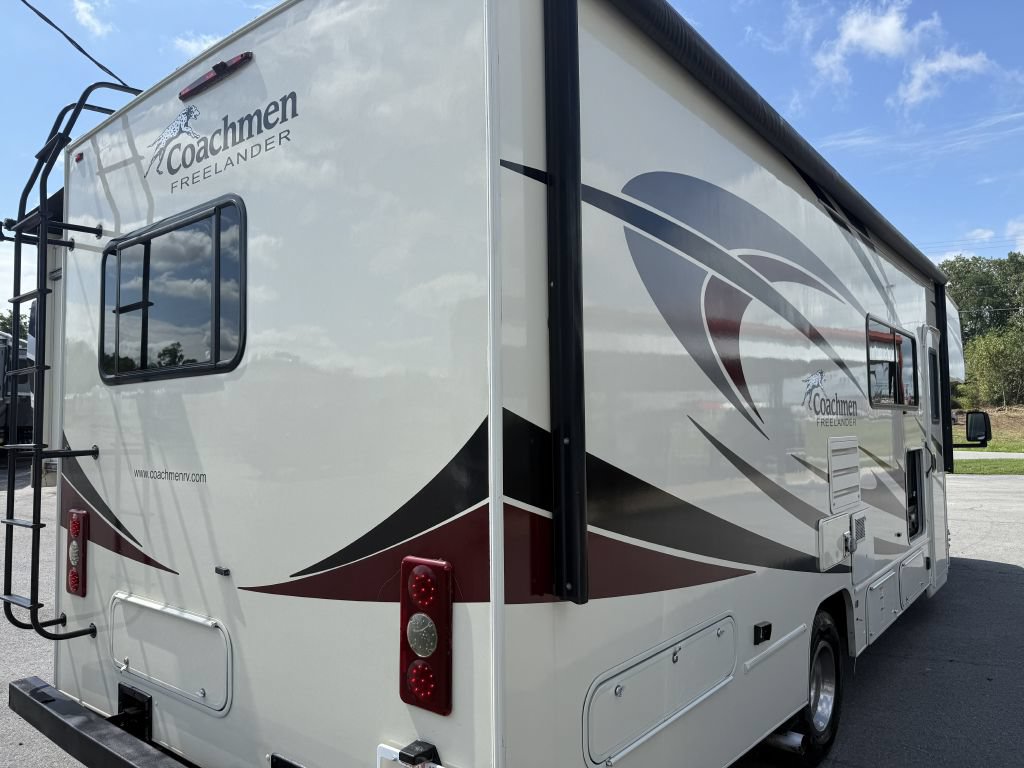 Used 2017 Ford E-450 and Econoline 450 Super Duty w/ Motorhome Prep Package RWD image 29