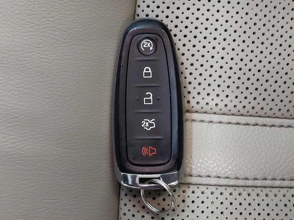 Used 2015 Lincoln MKX AWD w/ Equipment Group 102A image 32