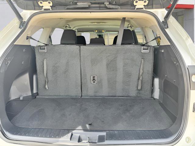 Used 2021 Toyota Highlander LE image 42