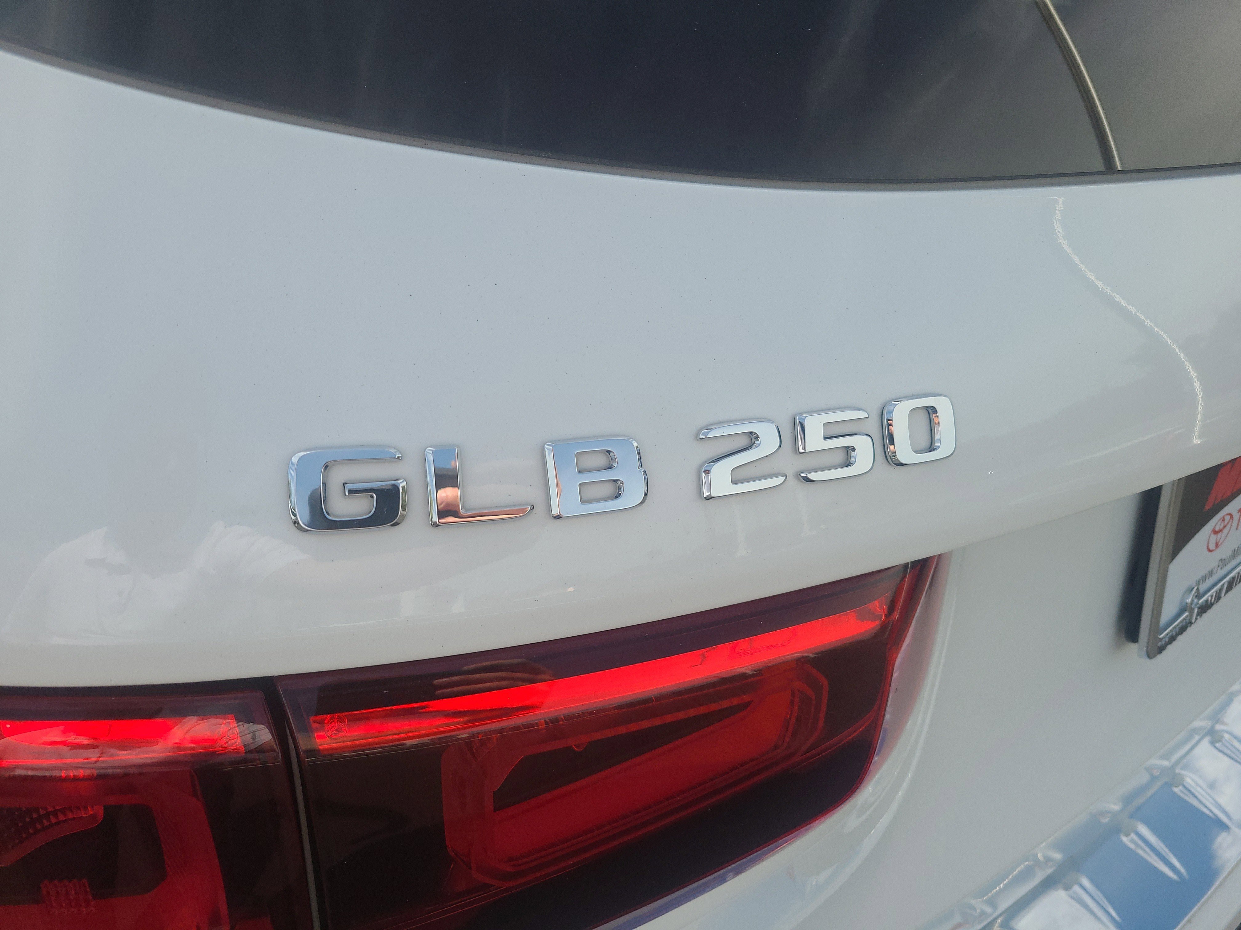 Used 2020 Mercedes-Benz GLB 250 4MATIC image 29