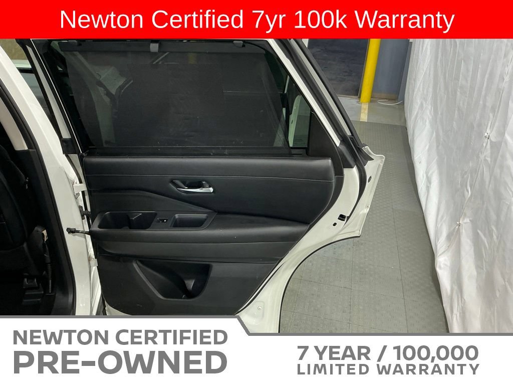 Used 2023 Nissan Pathfinder SL w/ Black Appearance Package FWD image 43
