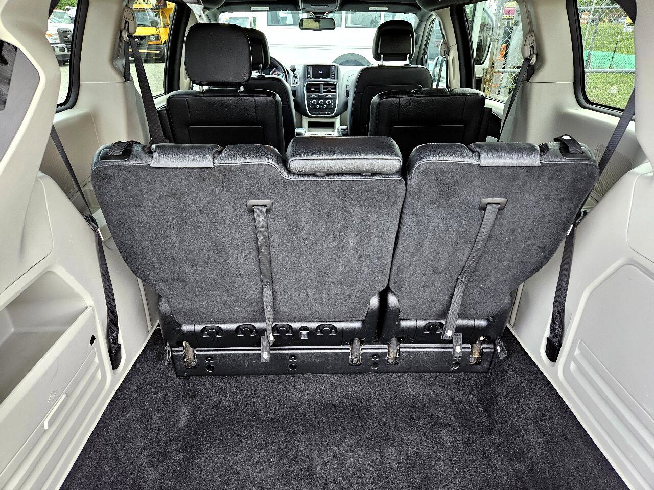 Used 2019 Dodge Grand Caravan SXT image 21