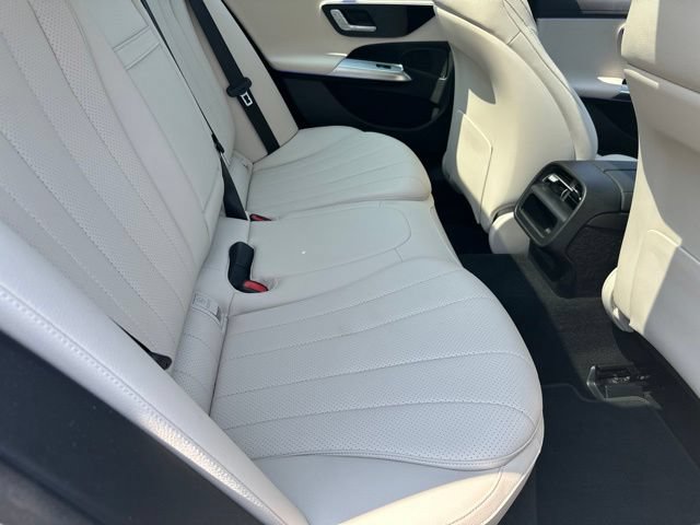 Used 2026 Mercedes-Benz E 350 Sedan image 32