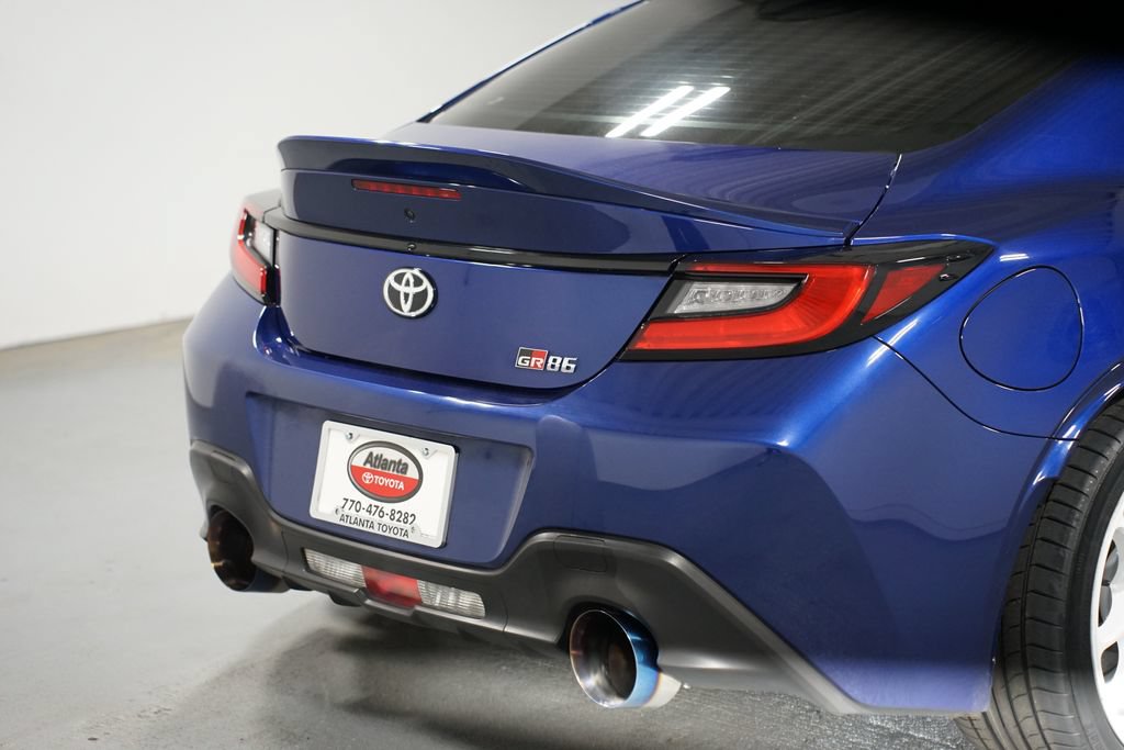 Used 2023 Toyota GR86 Premium RWD image 9