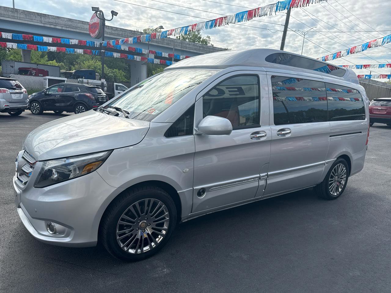 Used 2016 Mercedes-Benz Metris Passenger image 8